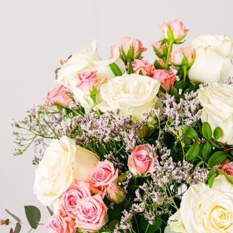 Rose Delight: Roses and Limonium highlight Rose Delight: Roses and Limonium highlight