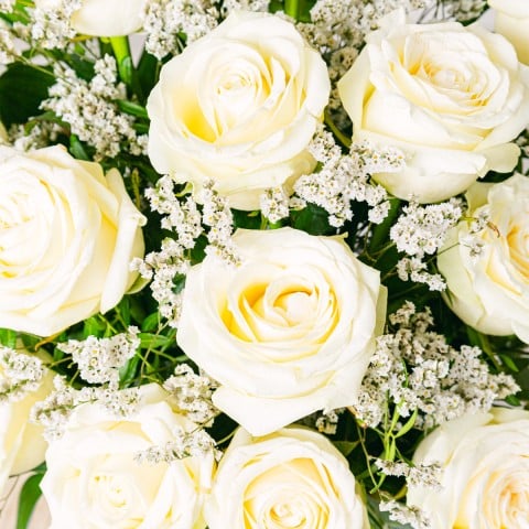 Classy Touch: White Roses highlight