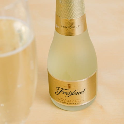 Sweet Bubbles: Mini Pralines and Carta Nevada Cava highlight