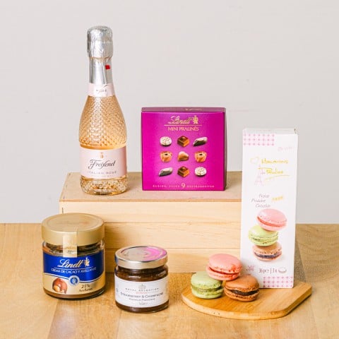 Bitesize Bliss: Luxury Biscuits and Freixenet Sparkling Rosé