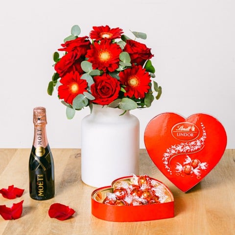 Premium Delight: Cava and chocolates
