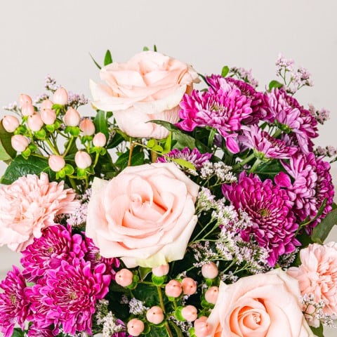 Douce Mère : Roses et œillets highlight Douce Mère : Roses et œillets highlight