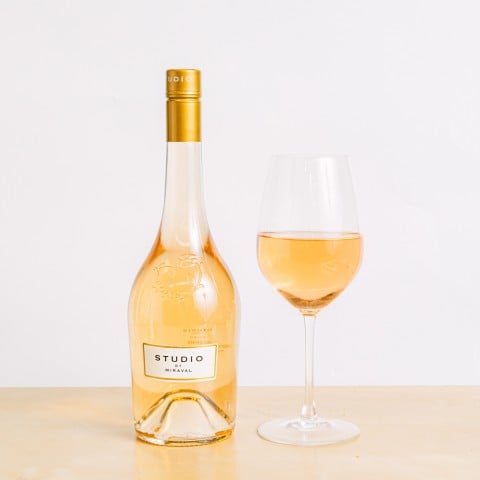 Rose Delicacy: Rosé Wine and Mini Pralines highlight